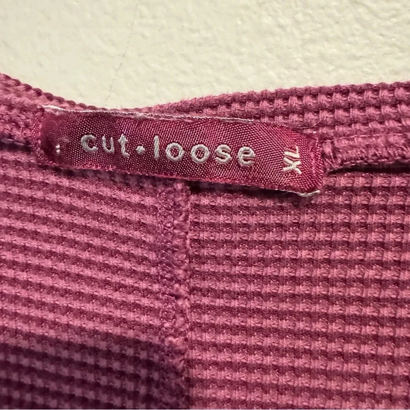 Cut Loose Tee Long Sleeve V Neck Textured XL Burgundy - Picture 3 of 5